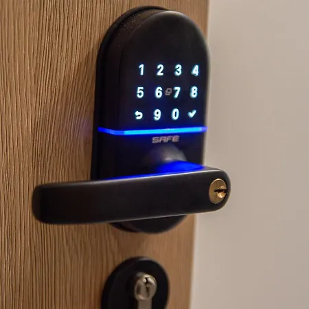 アパート Premium Yellow Loft レダ