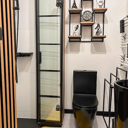 Premium Yellow Loft レダ