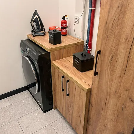 Premium Yellow Loft レダ