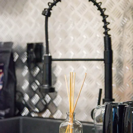 Premium Yellow Loft アパート *